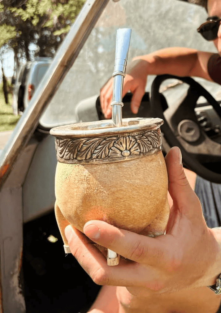 Mate Imperial de cuero y metal trabajado