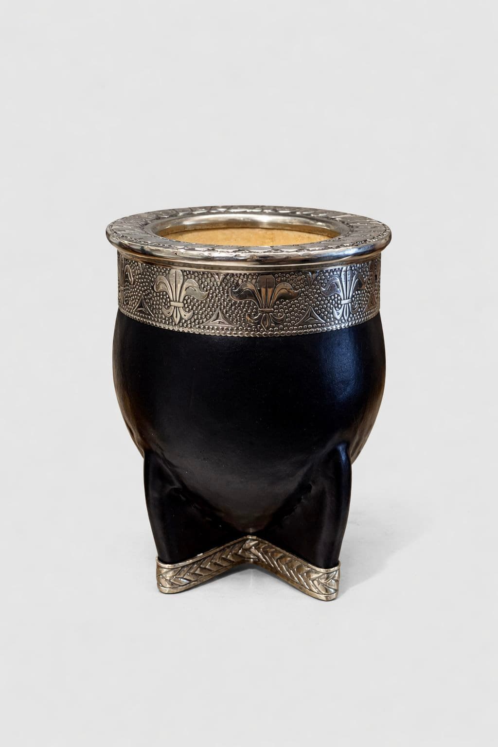 Mate Imperial de cuero oscuro con virola trabajada