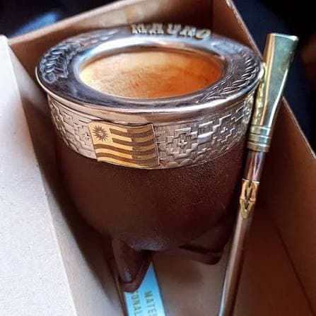 Mate artesanal con terminación plateada