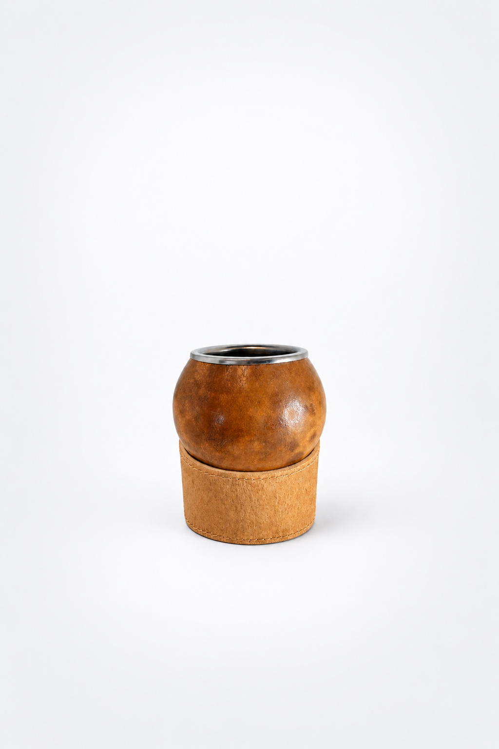 Foto de Criollo Coquito Virola Acero con Posa Mate de Cuero Crudo